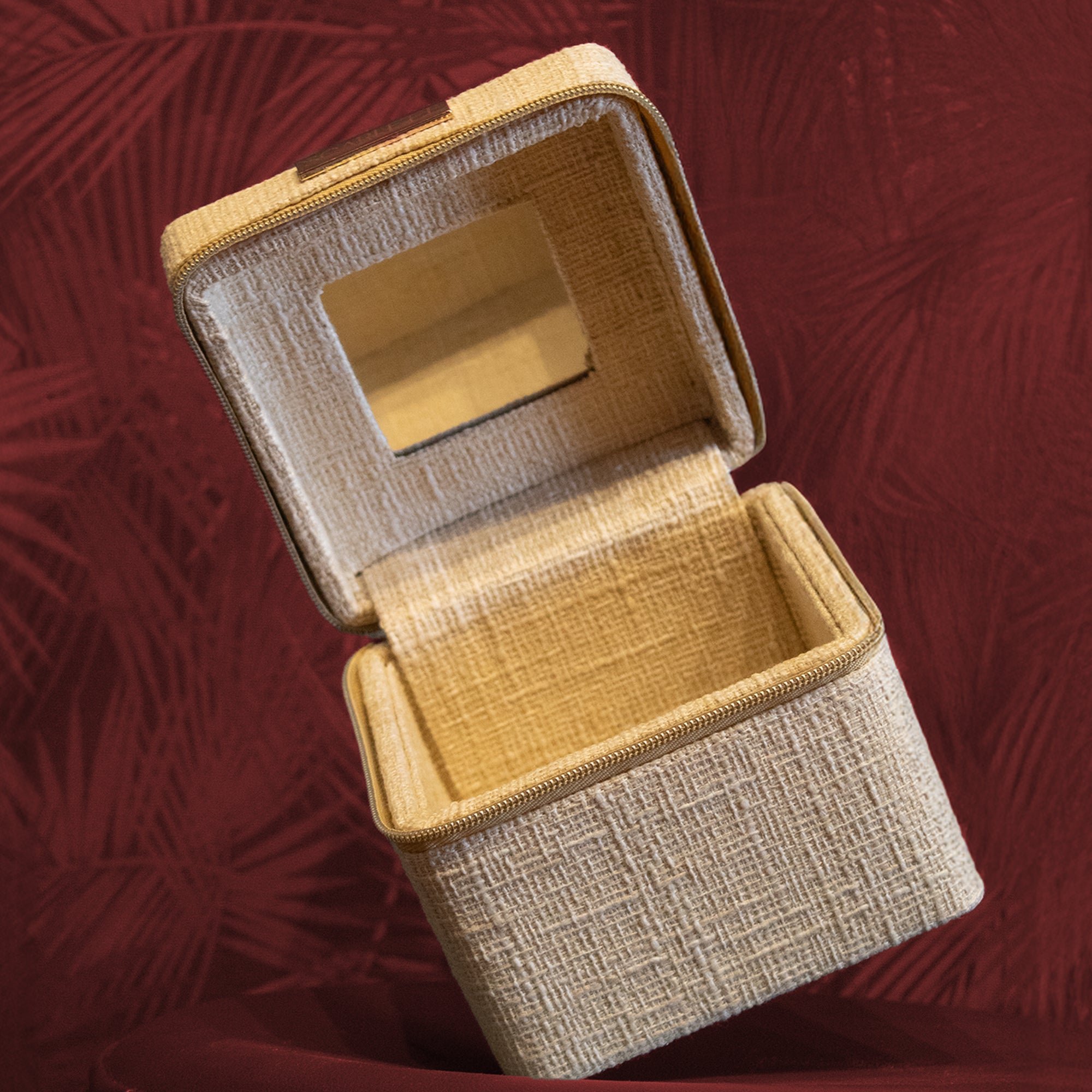 Scarlett Vanity Case